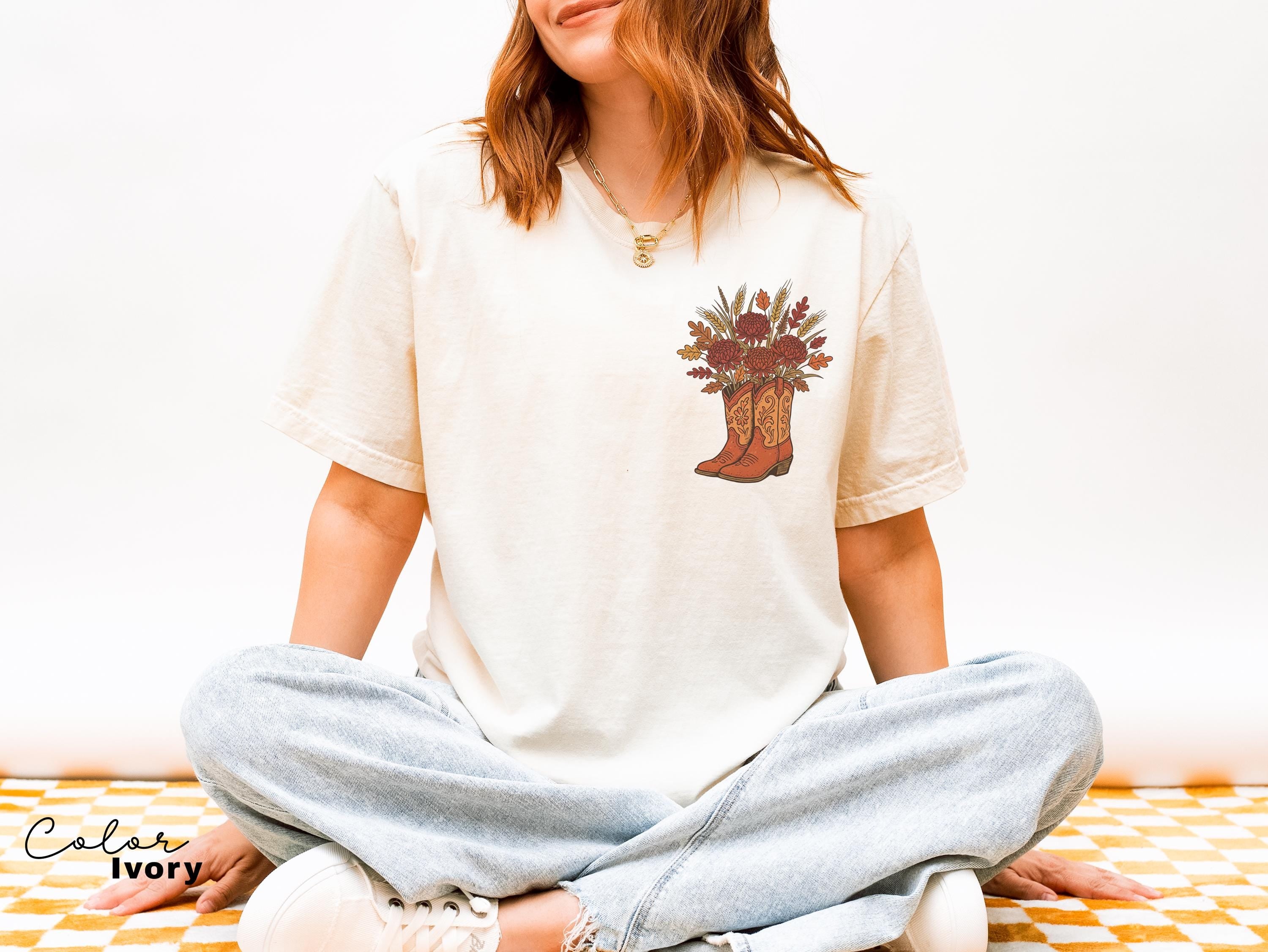 Cowgirl Boots Wildflowers Retro Western Graphic Sweatshirt