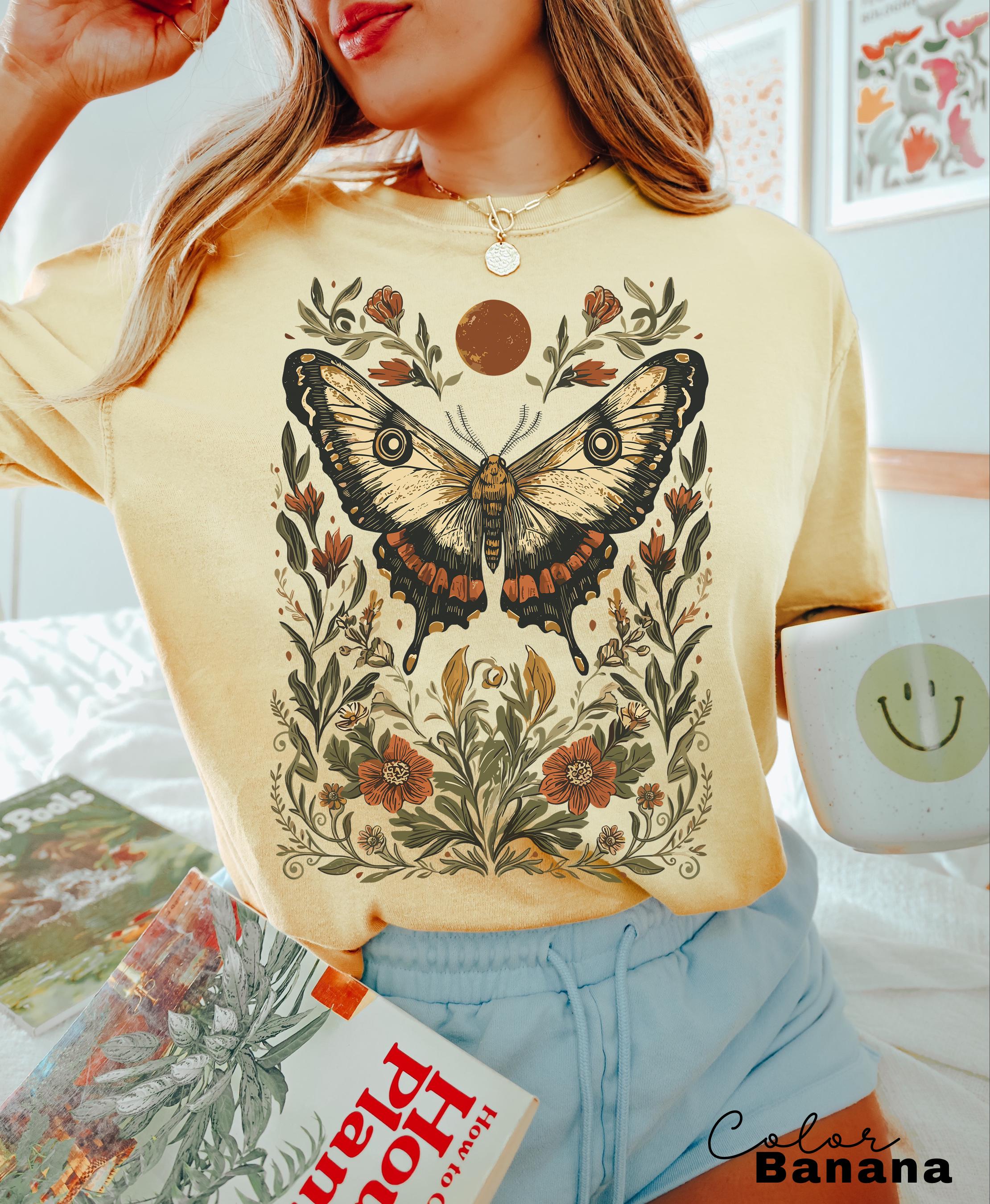 Luna Moth Shirt Sweatshirt, Dark Cottagecore, Gothic Dark Academia, Nature Lover Sweatshirt, Forestcore, Floral Crewneck