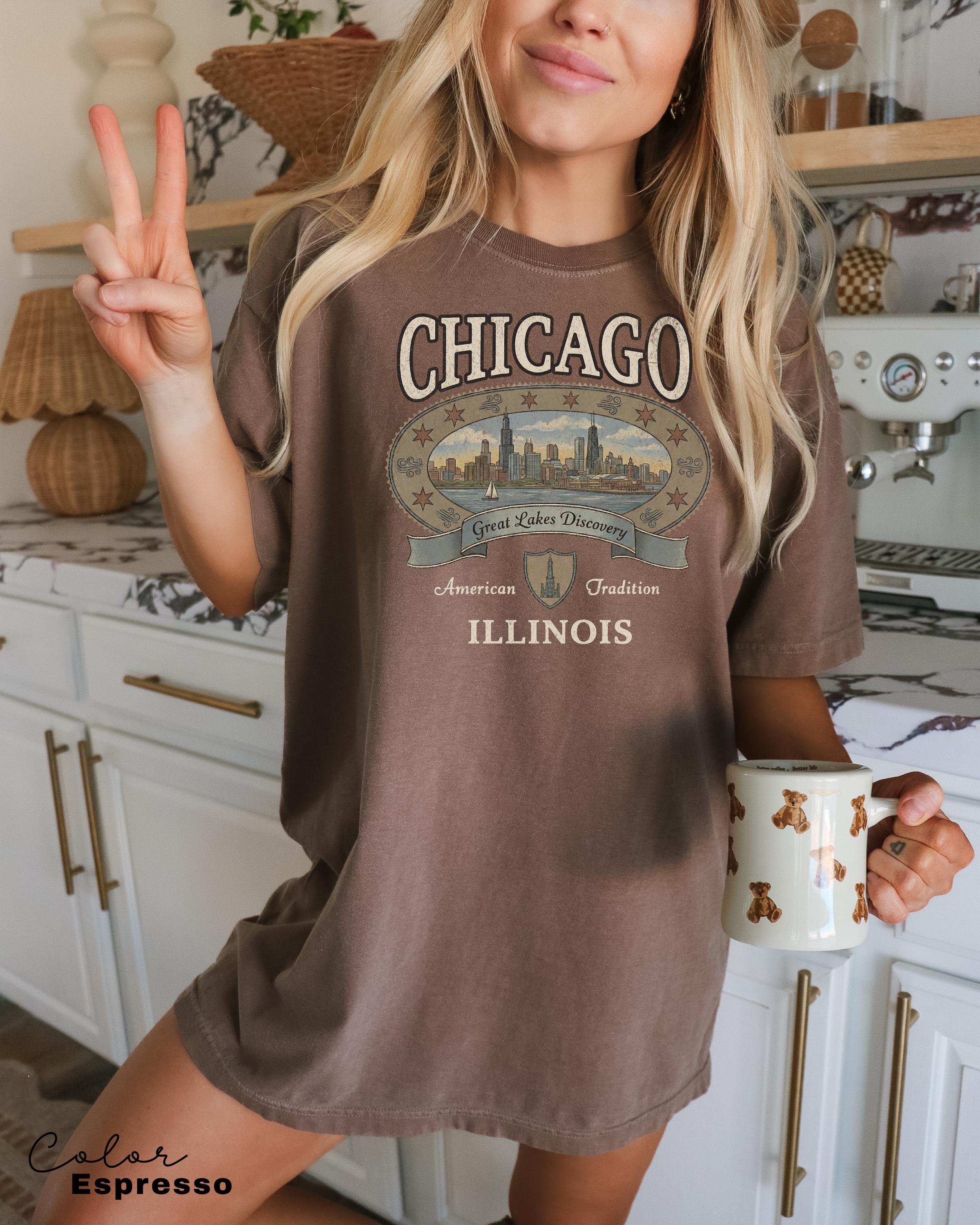 Retro Chicago Shirt 90s Style, Vintage Style Chicago T-Shirt, Retro Travel Shirt, Illinois Sweatshirt, Vacation Travel Shirt, Nostalgic
