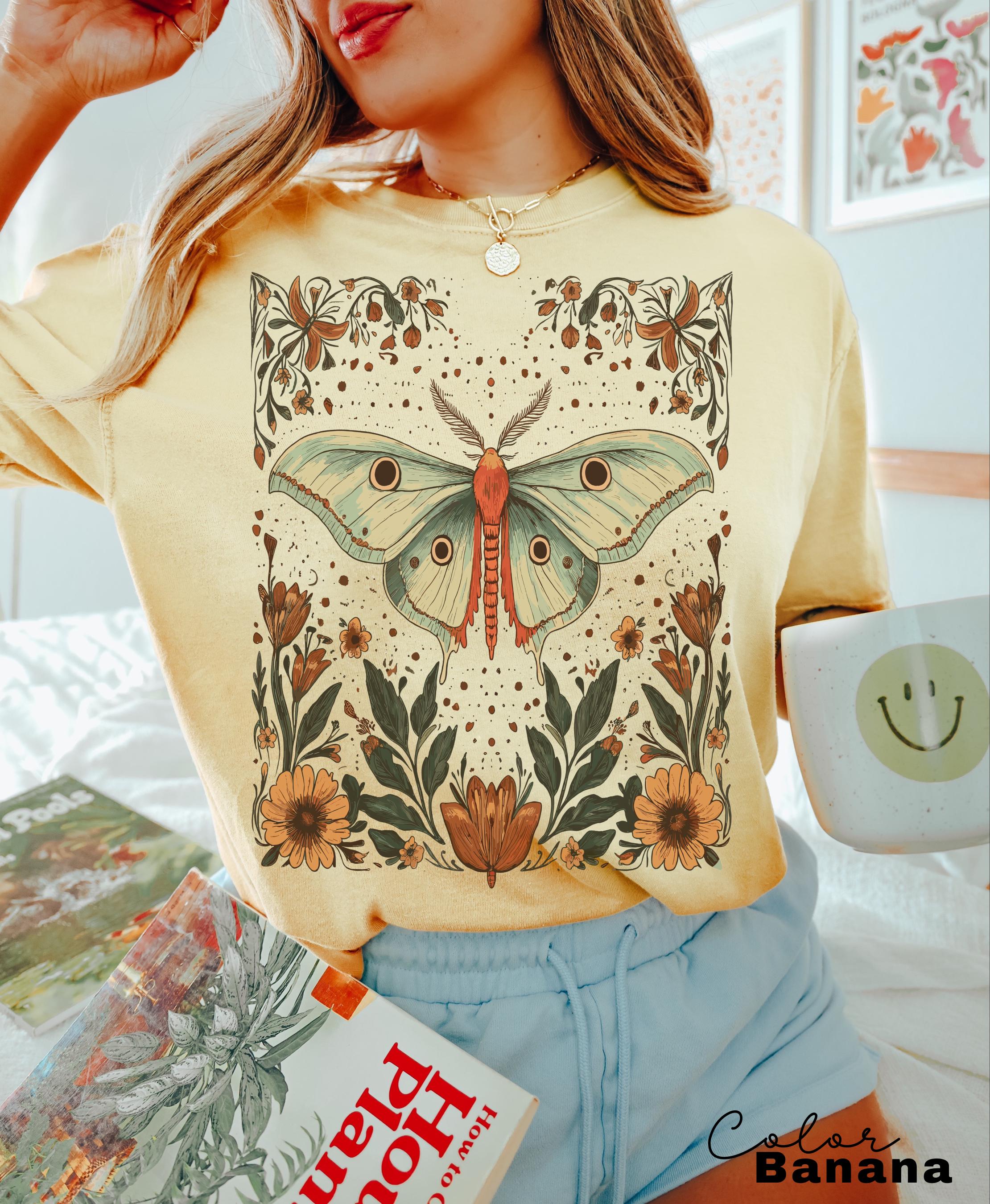 Luna Moth Shirt Sweatshirt, Cottagecore Floral Shirt, Moth Butterfly, Nature Lover Sweatshirt, Forestcore, Floral BoHo