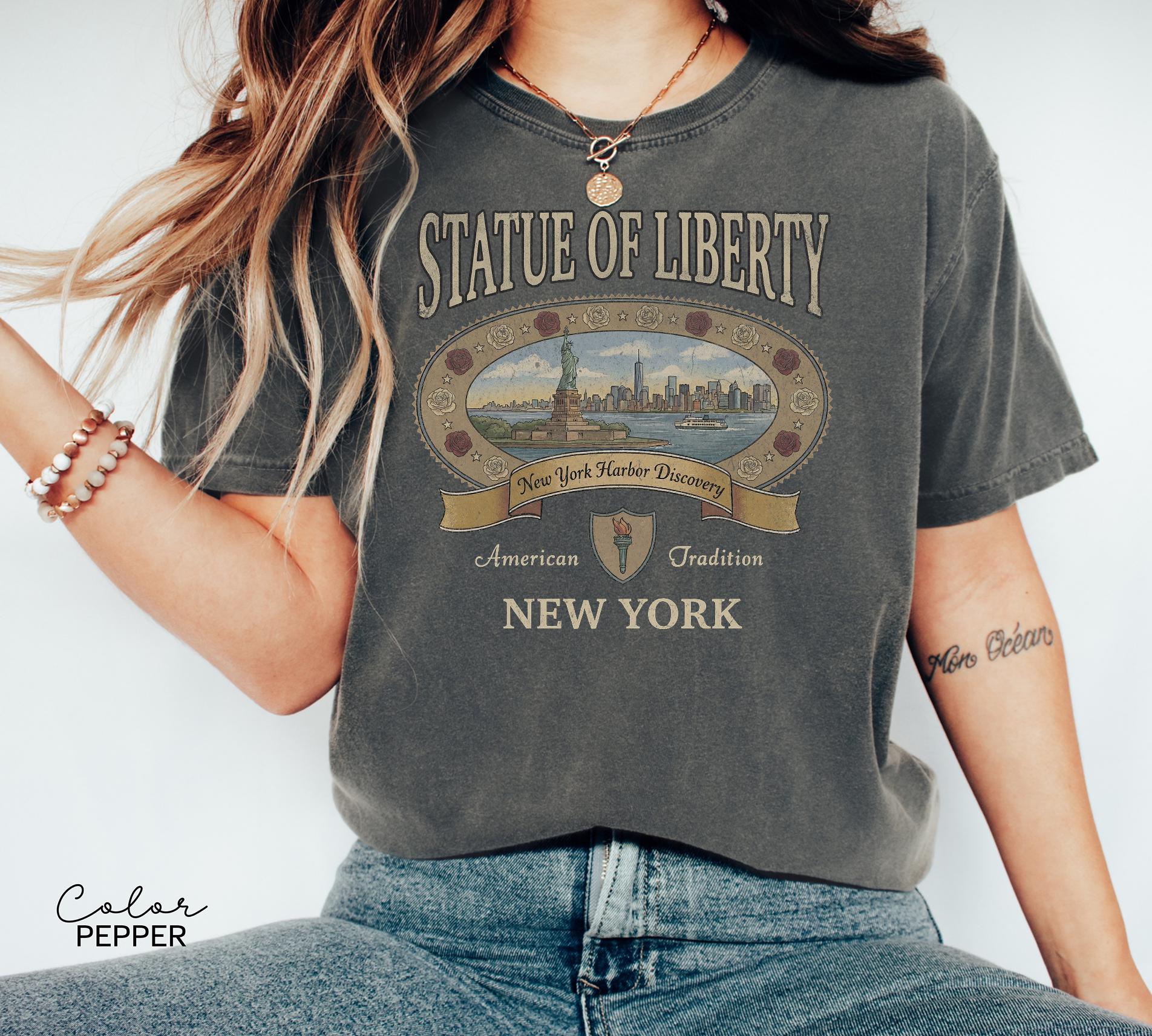 Retro New York City 90s Style Vintage T-Shirt with Statue of Liberty