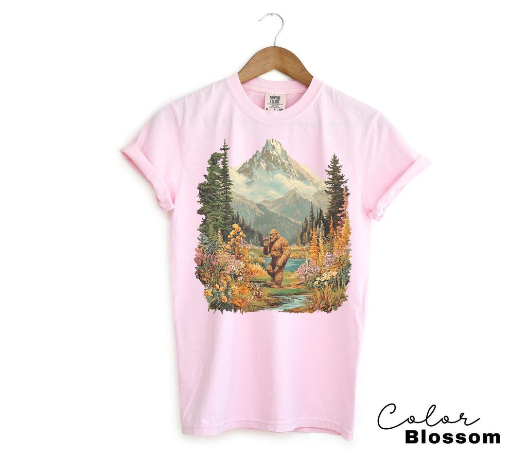 Big Foot Retro Nature Sweatshirt, 90s Style Crewneck Shirt