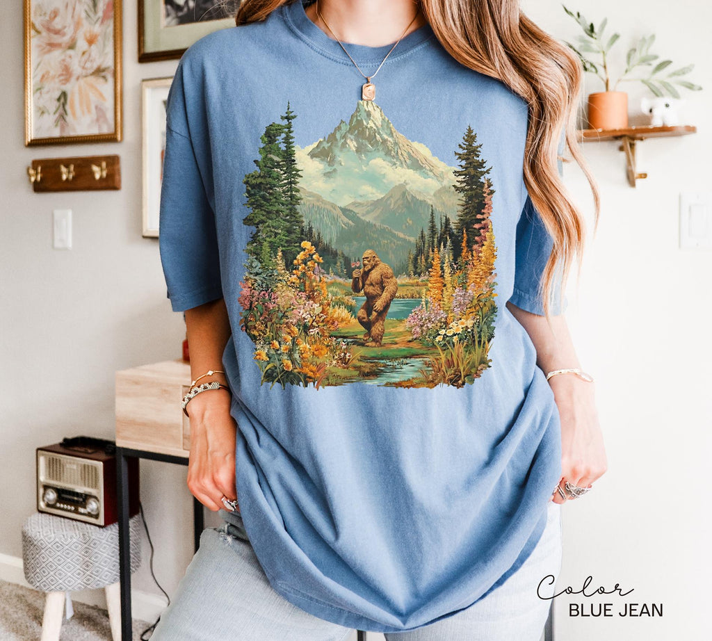 Big Foot Retro Nature Sweatshirt, 90s Style Crewneck Shirt