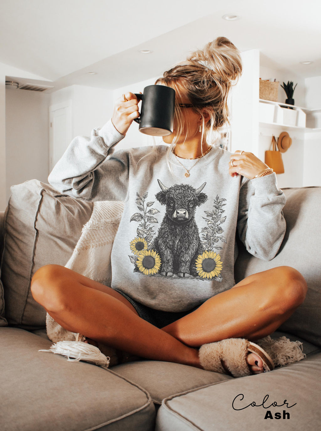 Highland Cow Retro 90s Nature Sweatshirt, Cows Lover Tee, Retro Country, Vintage Style Nature Cow, Cottagecore, Western Farm Life