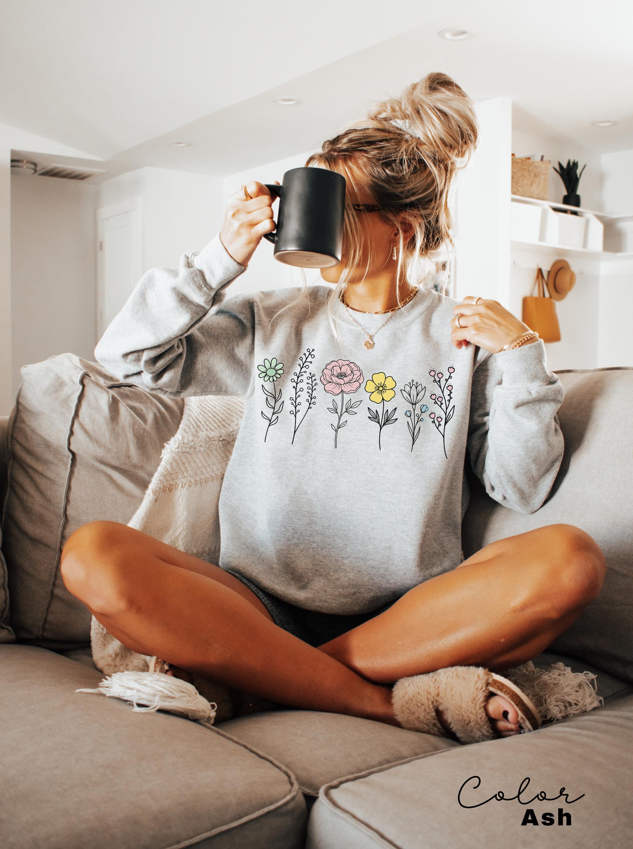 Boho Wildflower Shirt, Vintage Style Botanical Graphic Sweatshirt, Floral Cottagecore Nature Shirt