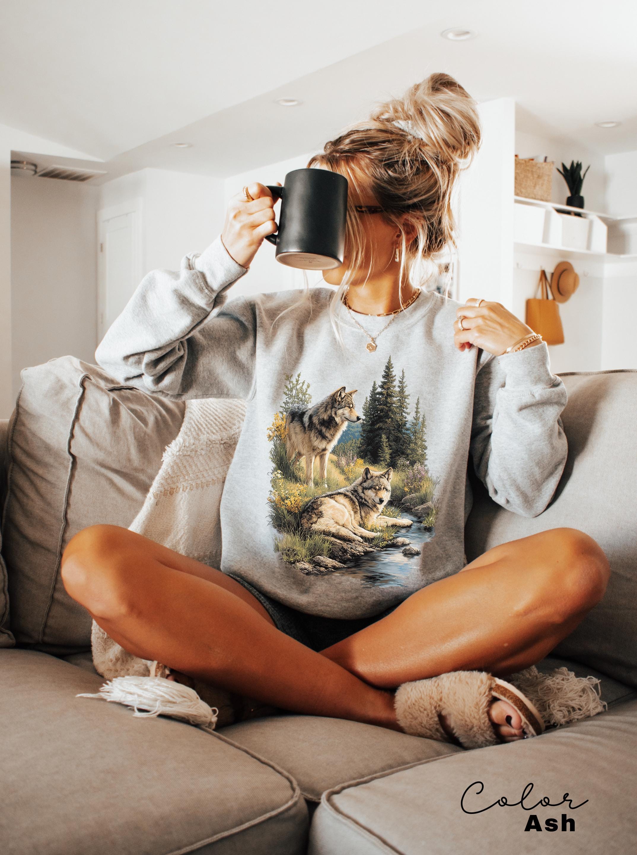 Retro Wolf 90s Sweatshirt , Nature Vintage Wildlife Forest Crewneck, Boho Unisex Cabincore Crewneck Cozy Season Rustic Wolves, Nostalgia