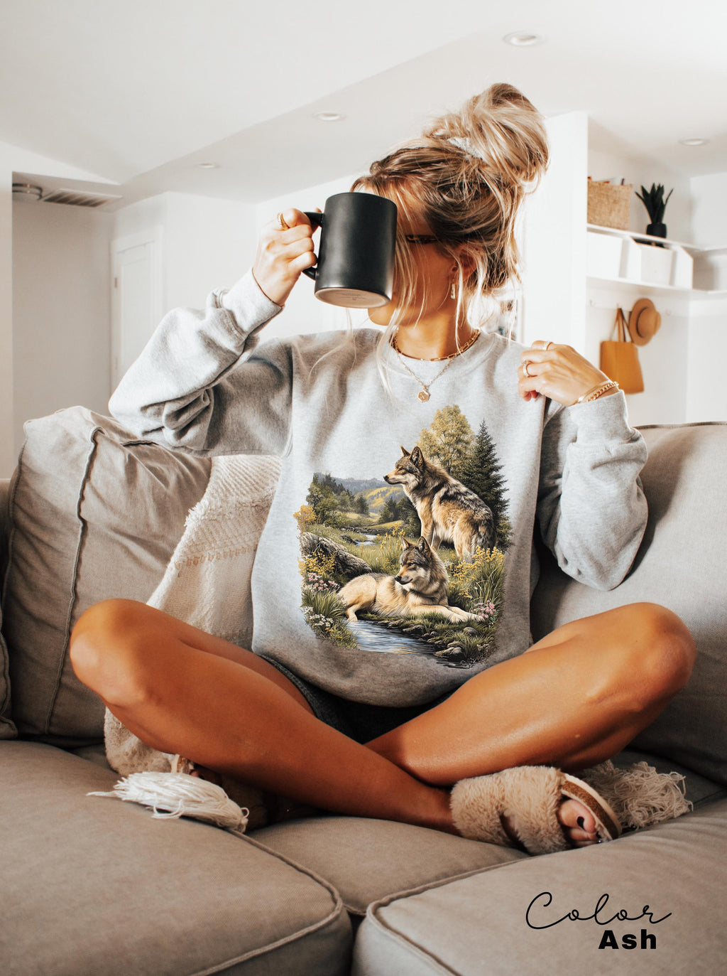 Retro Wolf 90s Spring T-Shirt, Nature Vintage Wildlife Forest Crewneck, Boho Unisex Cabincore Crewneck Cozy Season Rustic Wolves, Nostalgia