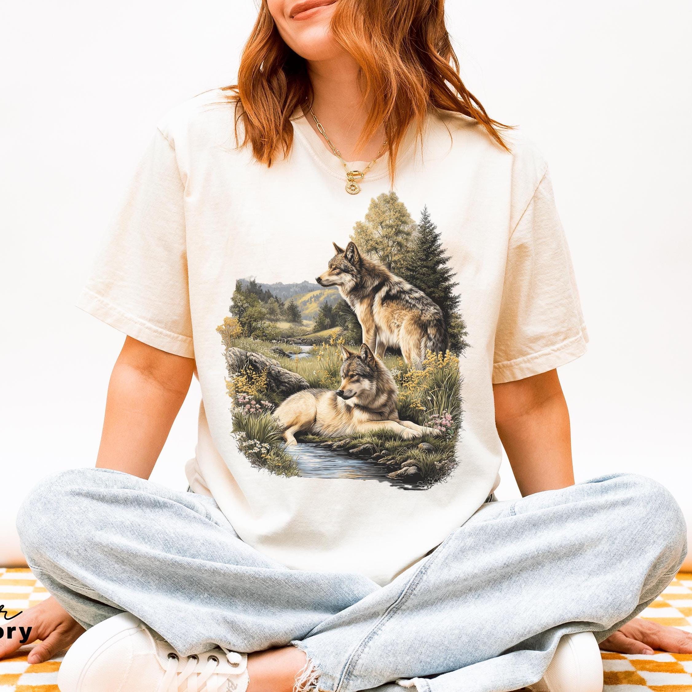 Retro Wolf 90s Spring T-Shirt, Nature Vintage Wildlife Forest Crewneck, Boho Unisex Cabincore Crewneck Cozy Season Rustic Wolves, Nostalgia
