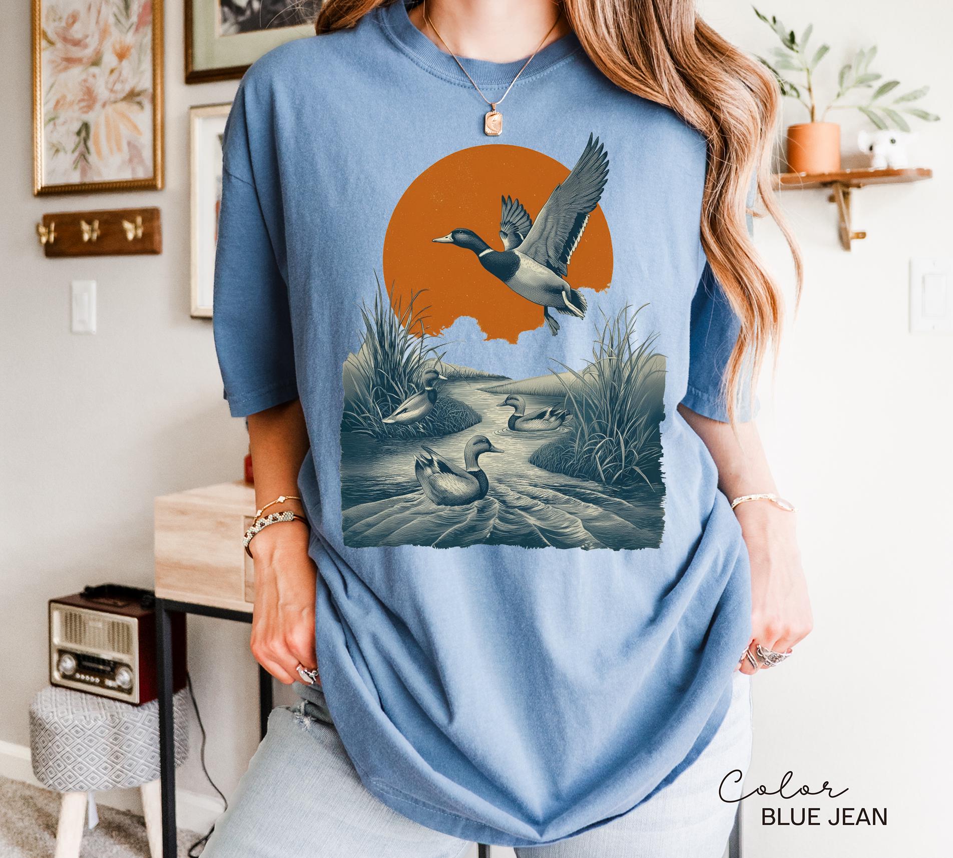 Duck Nature Shirt, 90's Flying Mallard Duck Sweatshirt, Nature Lover Sweatshirt, Bird Animal Outdoor Lover Shirt, Country Duck Shirt