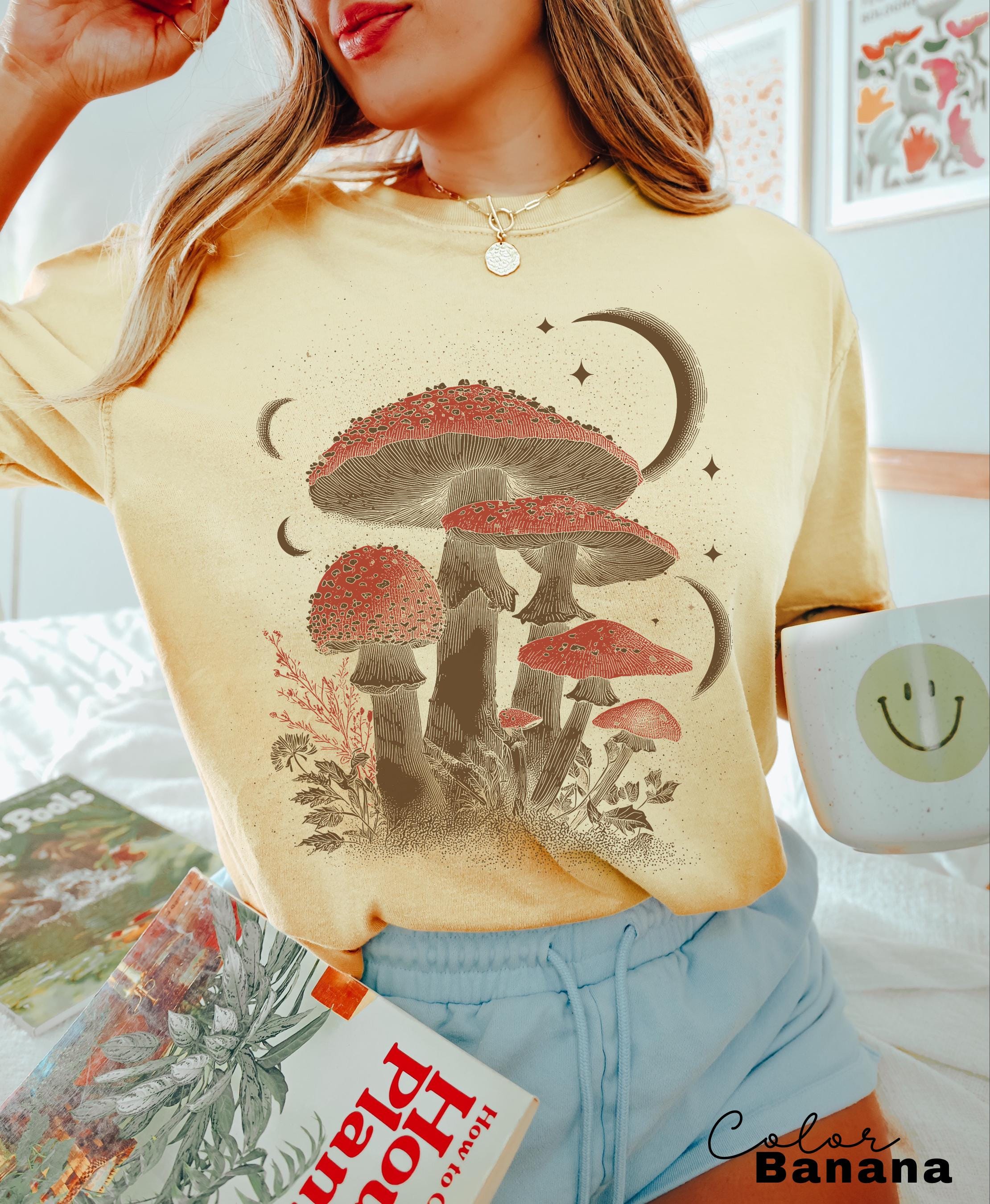 Retro Celestial Mushroom Shirt, Boho Trendy Sweatshirt, Astrology Shirt, Mushroom Lover Gift Tee, Botanic Sweatshirt