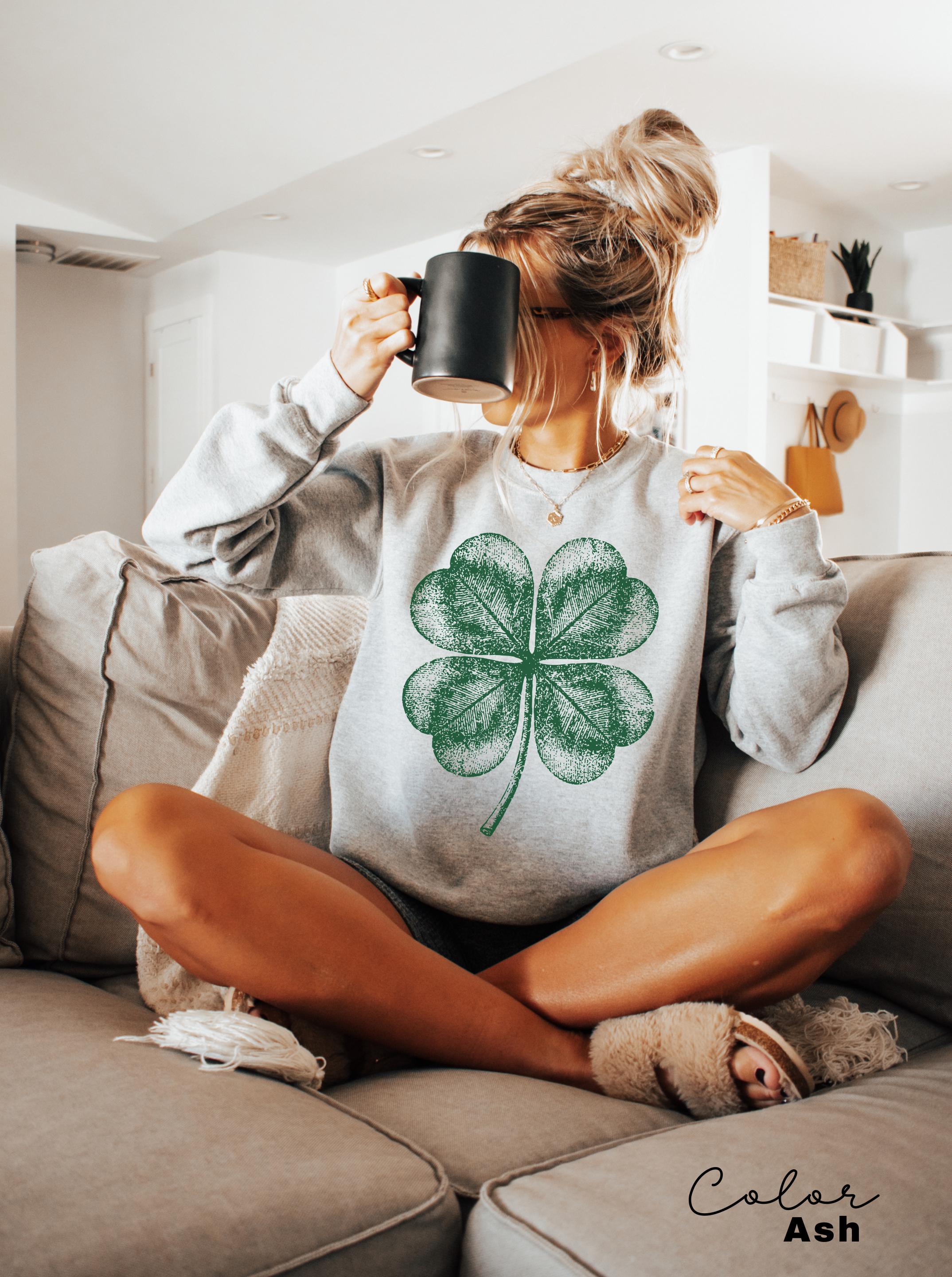 St Patricks Day Comfort Colors Shirt Lucky Shamrock Tshirt Cute Saint Patrick's Party Tee Four Leaf Clover T-shirt Irish Retro