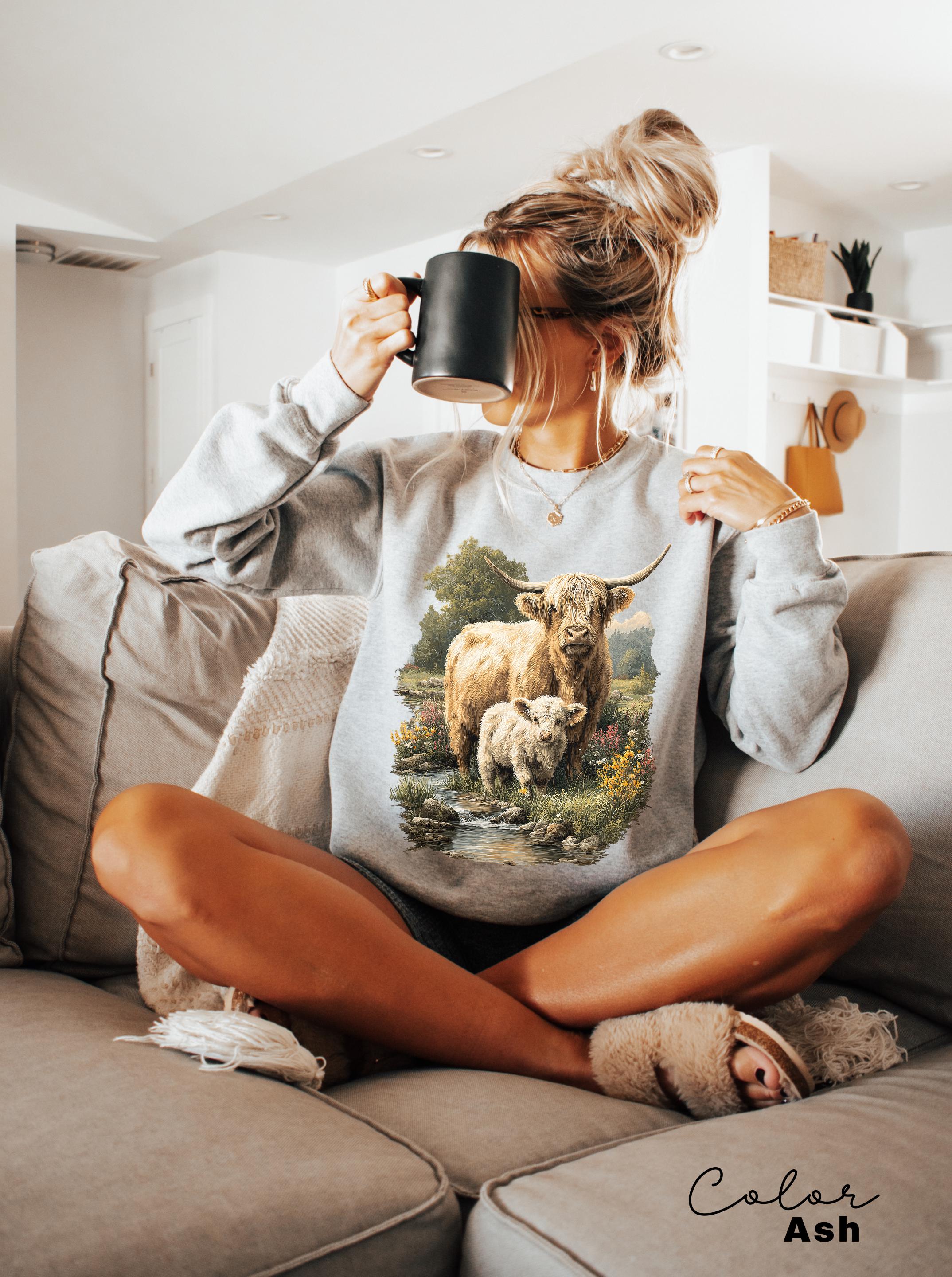 Highland Cow Retro 90s Nature Sweatshirt, Cows Lover Tee, Retro Country, Vintage Style Nature Cow, Cottagecore, Western Farm Life