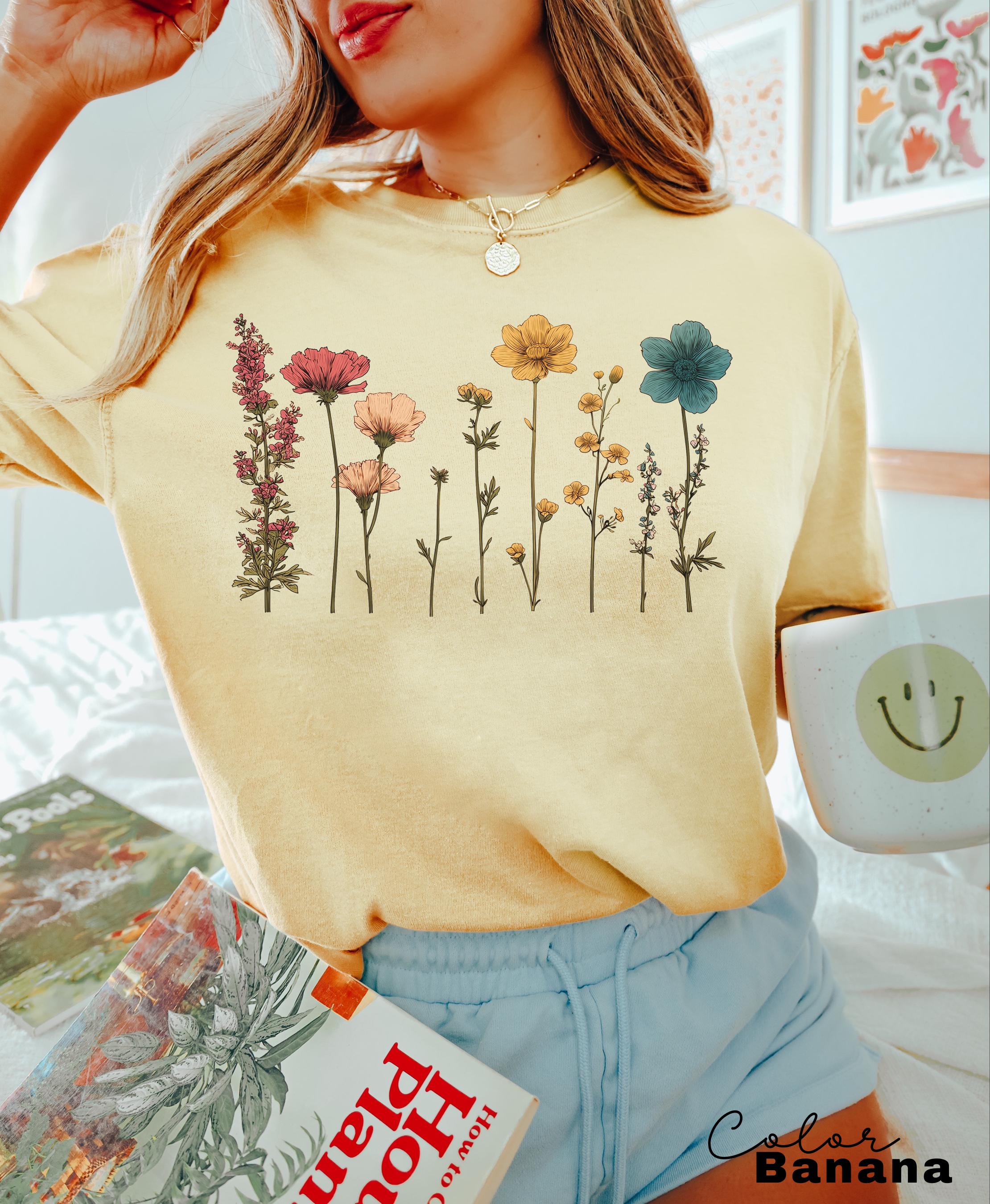 Daisy Shirt, Boho Floral Cottagecore Shirt, Botanical Shirt, WildFlower Sweatshirt, Nature Spring Shirt for Wome