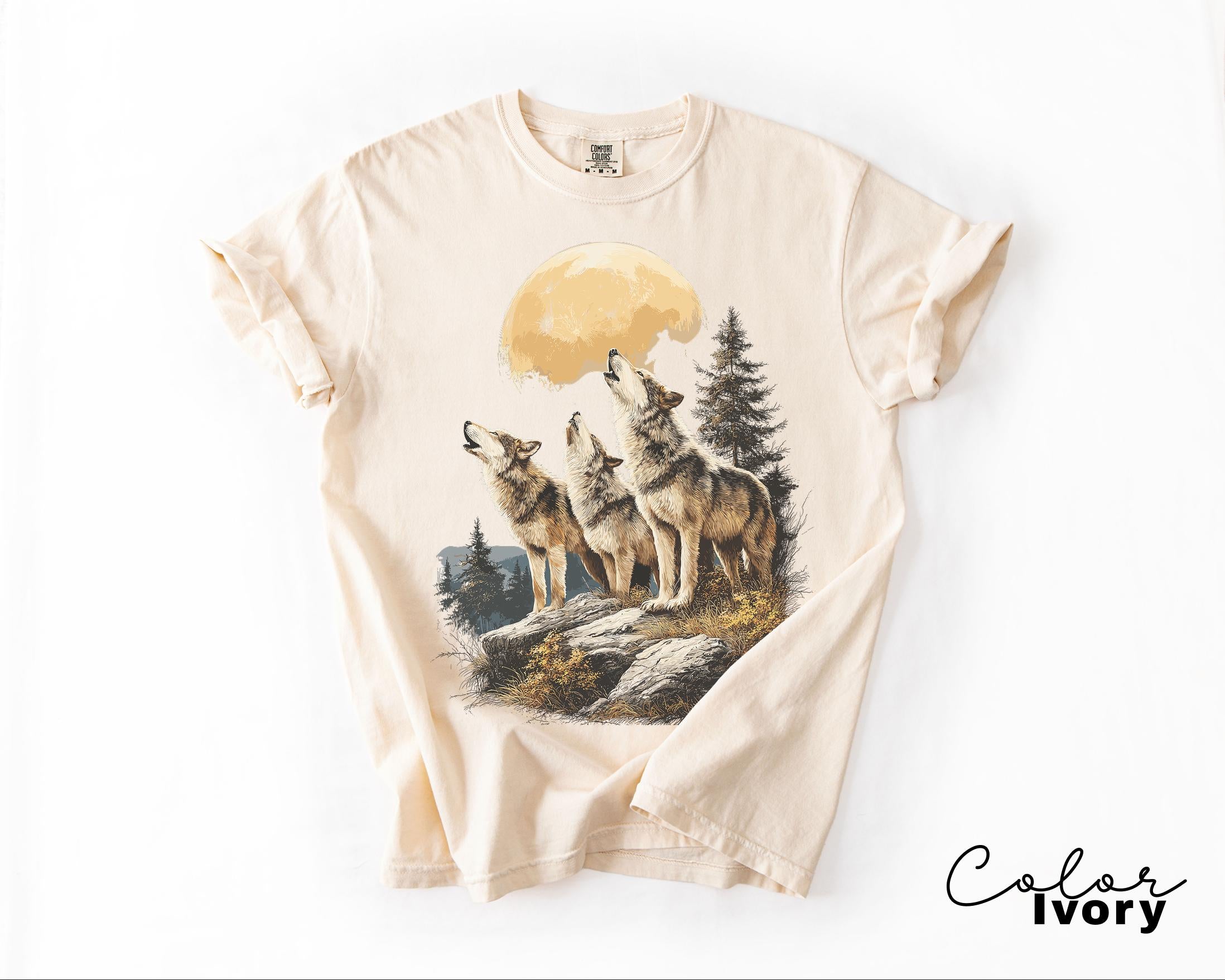 Wolf 90s Moon T-Shirt, Nature Vintage Wildlife Forest Crewneck, Wolf Moon, Cabincore Crewneck Cozy Season Rustic Wolves, Nostalgia