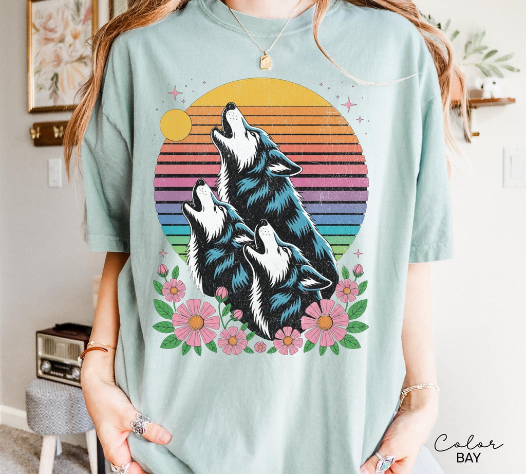 Retro Wolf 90s T-Shirt, Nature Vintage Wildlife, 80s Retro Tee, Wolf Howling Moon, Nostalgia