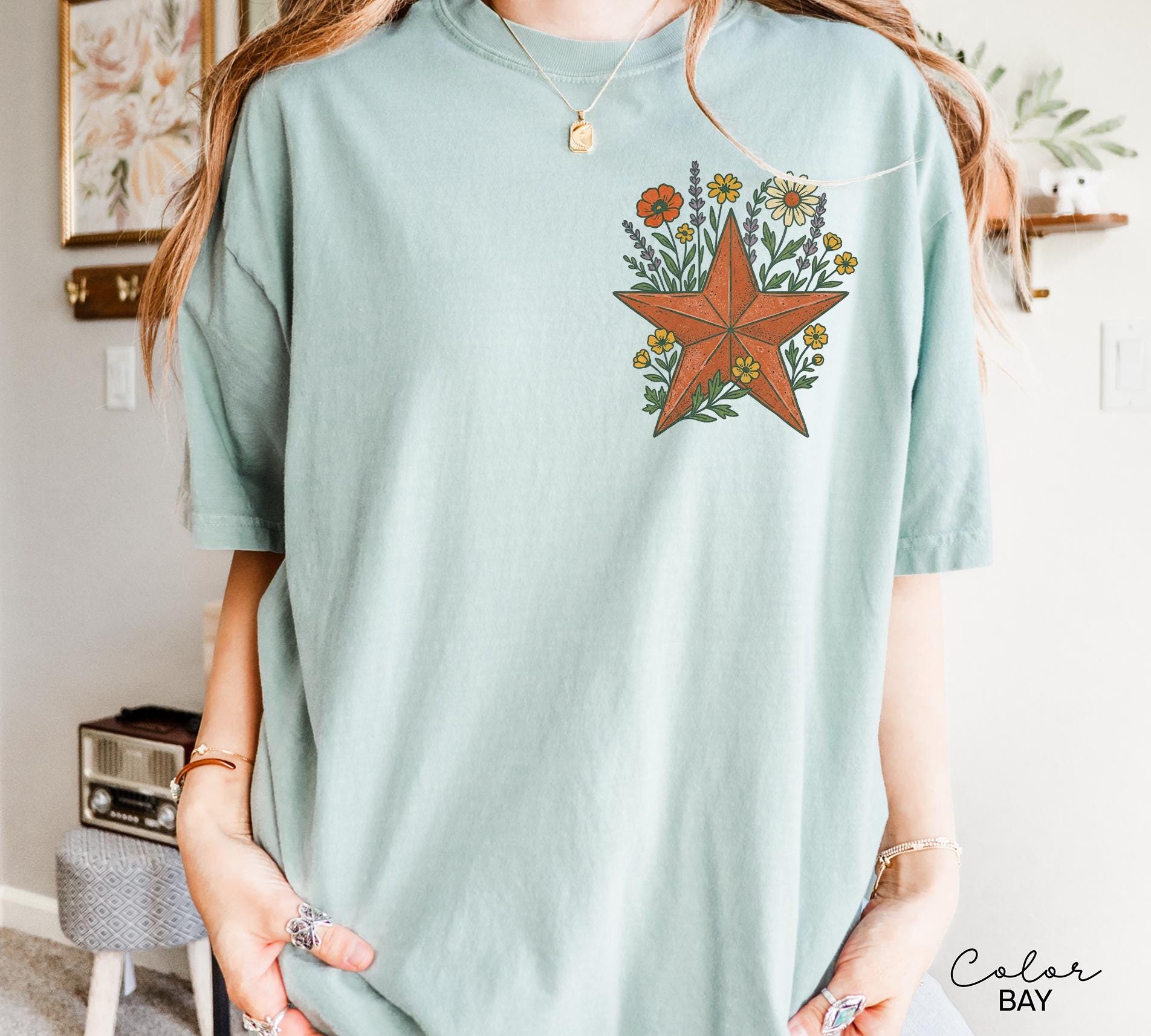 Cowgirl Star Wildflowers Shirt, Retro Western Graphic Tee, Comfort Colors Country Girl T-Shirt, Rodeo Outfit, Gift for Her, Country Farm