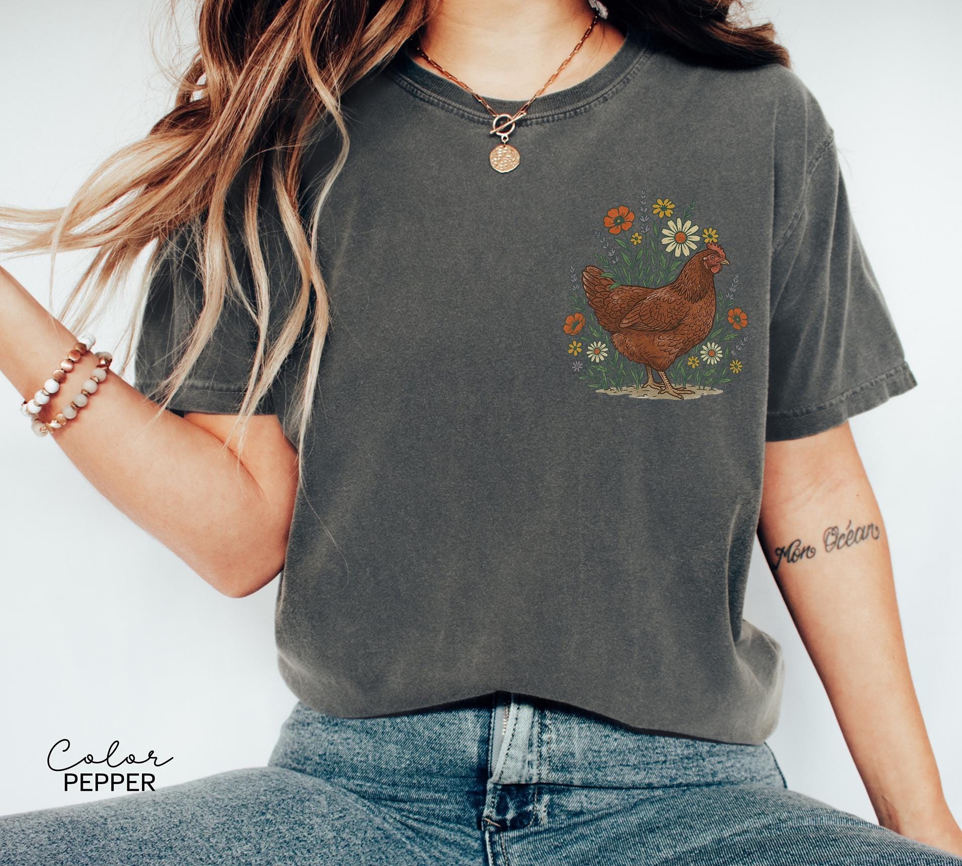 Chicken Flower Shirt, Retro Western Graphic Tee, Comfort Colors Country Girl T-Shirt, Rodeo Outfit, Gift for Her, Country Farm