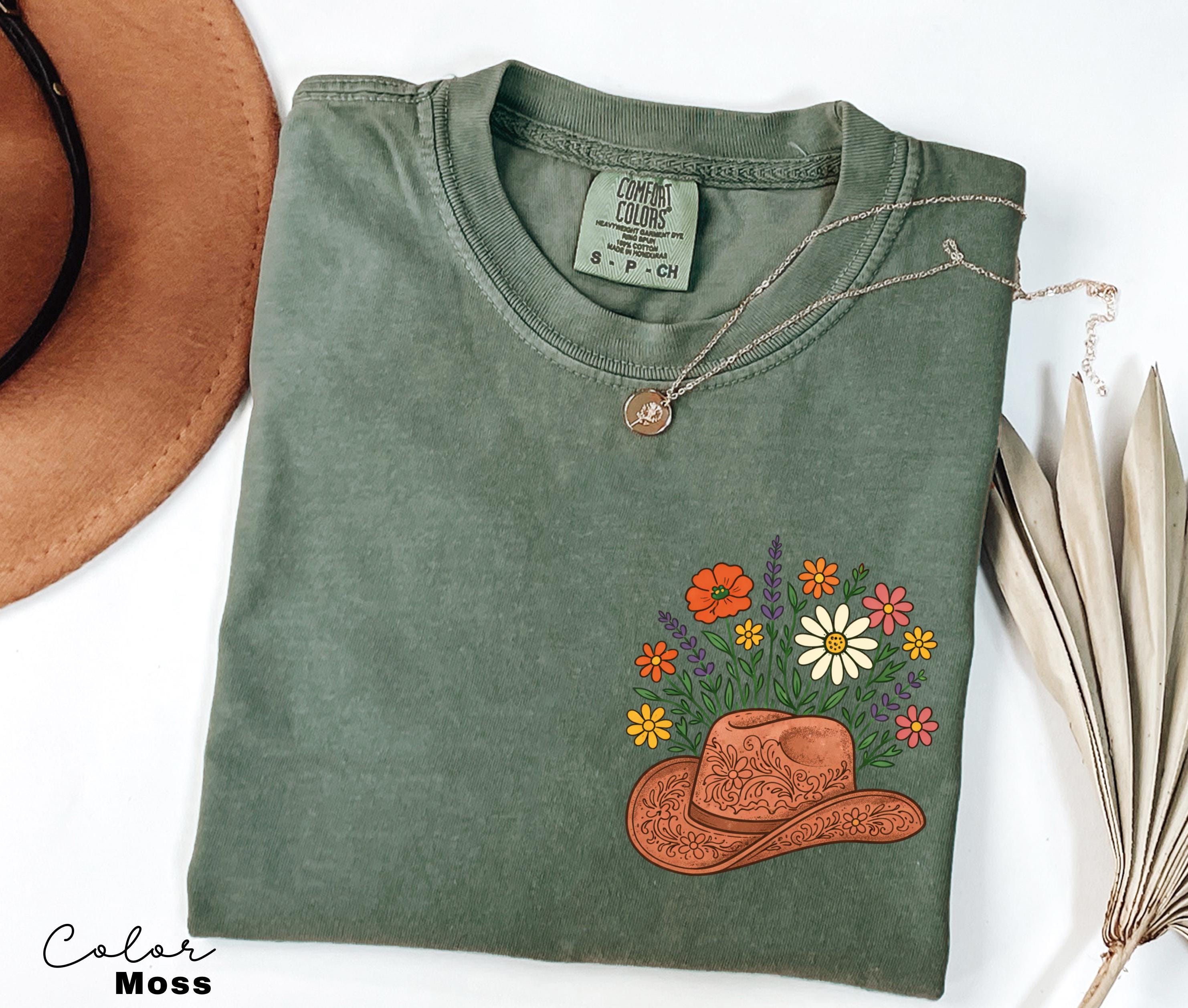 Cowgirl Wildflowers Shirt, Retro Western Graphic Tee, Comfort Colors Country Girl T-Shirt, Rodeo Outfit, Gift for Her, Country Farm