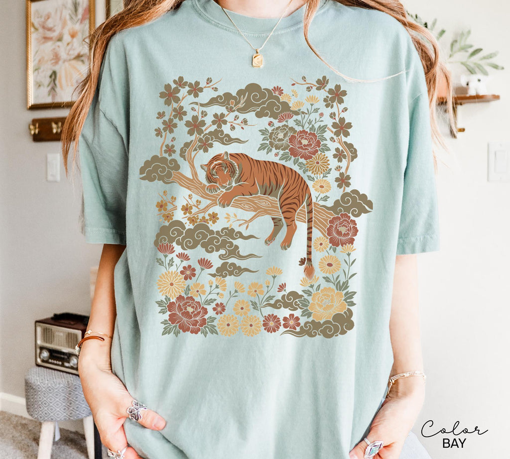Retro Tiger T-Shirt, Animal Gift for Tiger Lover, Wild Cat Sweatshirt, Linocut Style, Boho, Cottagecore