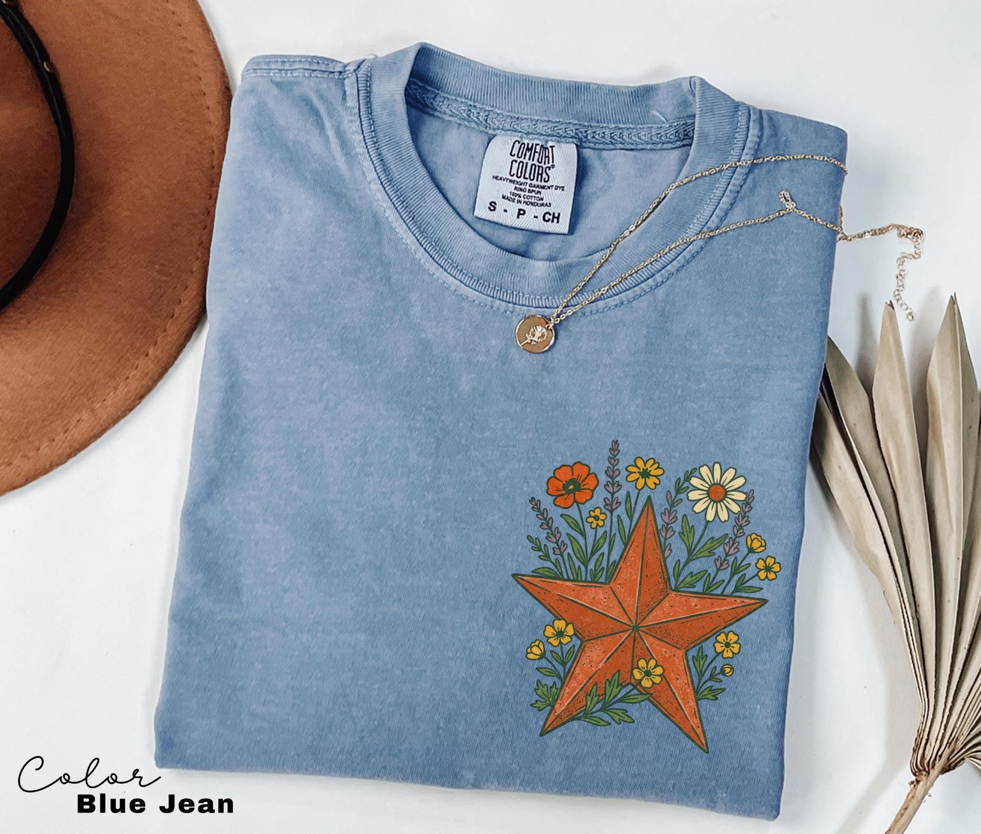 Cowgirl Star Wildflowers Shirt, Retro Western Graphic Tee, Comfort Colors Country Girl T-Shirt, Rodeo Outfit, Gift for Her, Country Farm