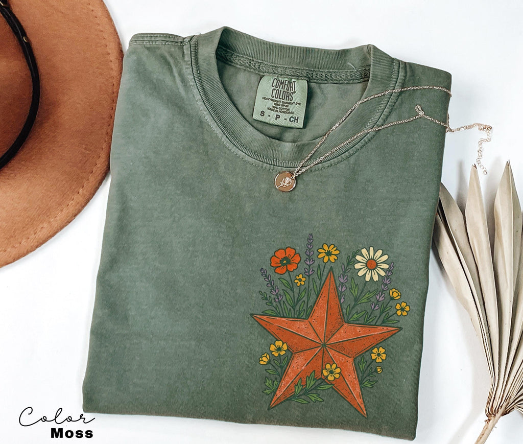 Cowgirl Star Wildflowers Shirt, Retro Western Graphic Tee, Comfort Colors Country Girl T-Shirt, Rodeo Outfit, Gift for Her, Country Farm