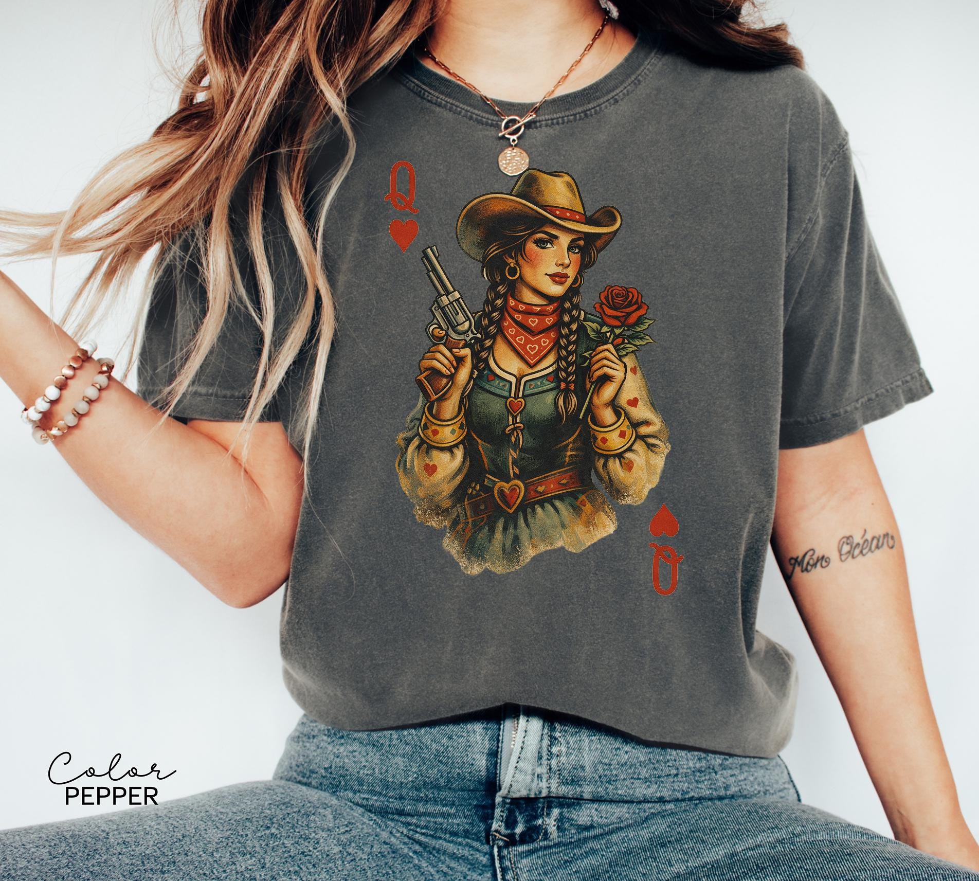 Cowgirl Queen Of Hearts Shirt, Retro Western Cowgirl Graphic Tee, Comfort Colors Country Girl T-Shirt, Vintage Rodeo Outfit, Playing Card