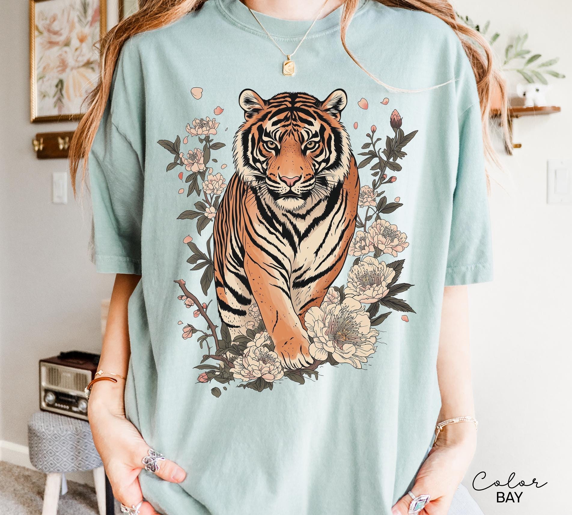 Retro Tiger T-Shirt, Animal Gift for Tiger Lover, Wild Cat Sweatshirt, Linocut Style, Boho, Cottagecore