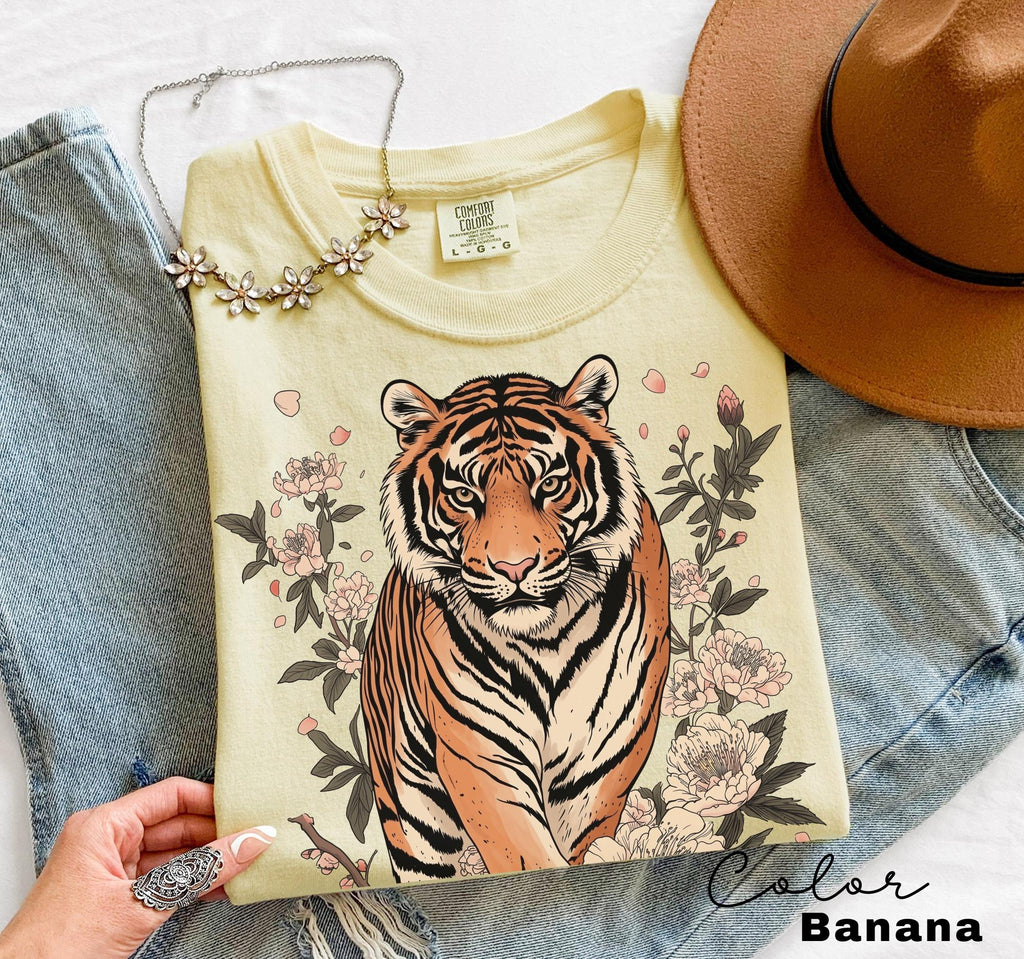 Retro Tiger T-Shirt, Animal Gift for Tiger Lover, Wild Cat Sweatshirt, Linocut Style, Boho, Cottagecore