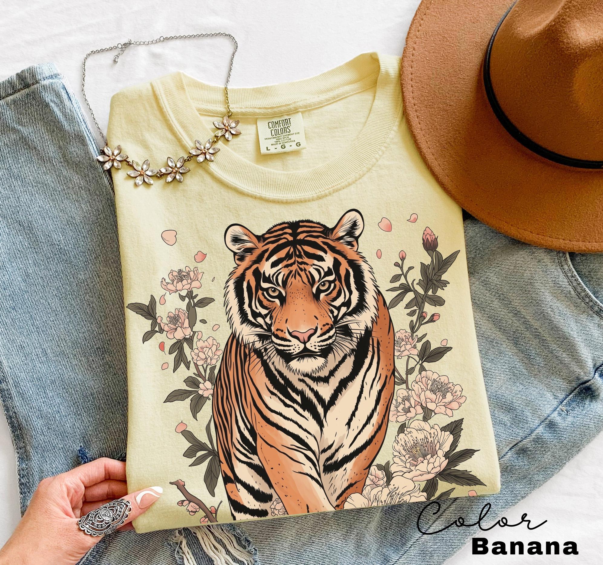 Retro Tiger T-Shirt, Animal Gift for Tiger Lover, Wild Cat Sweatshirt, Linocut Style, Boho, Cottagecore
