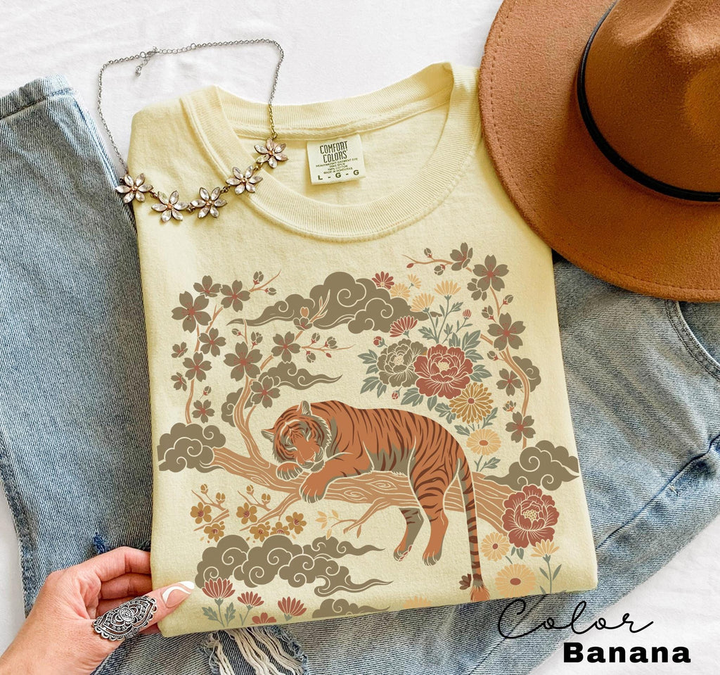 Retro Tiger T-Shirt, Animal Gift for Tiger Lover, Wild Cat Sweatshirt, Linocut Style, Boho, Cottagecore