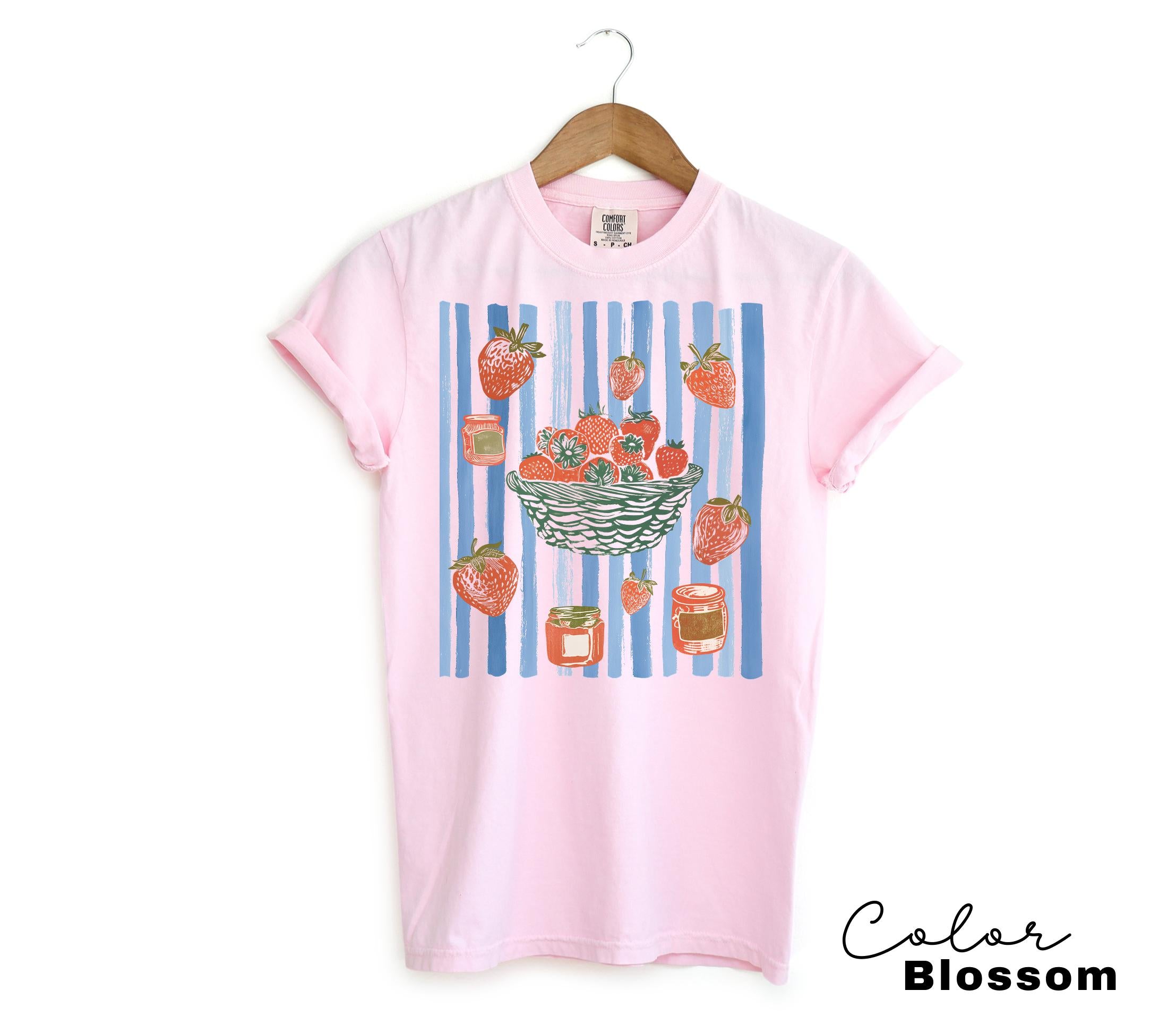Vintage Strawberry Farmers Market Cottagecore Fruit T-Shirt