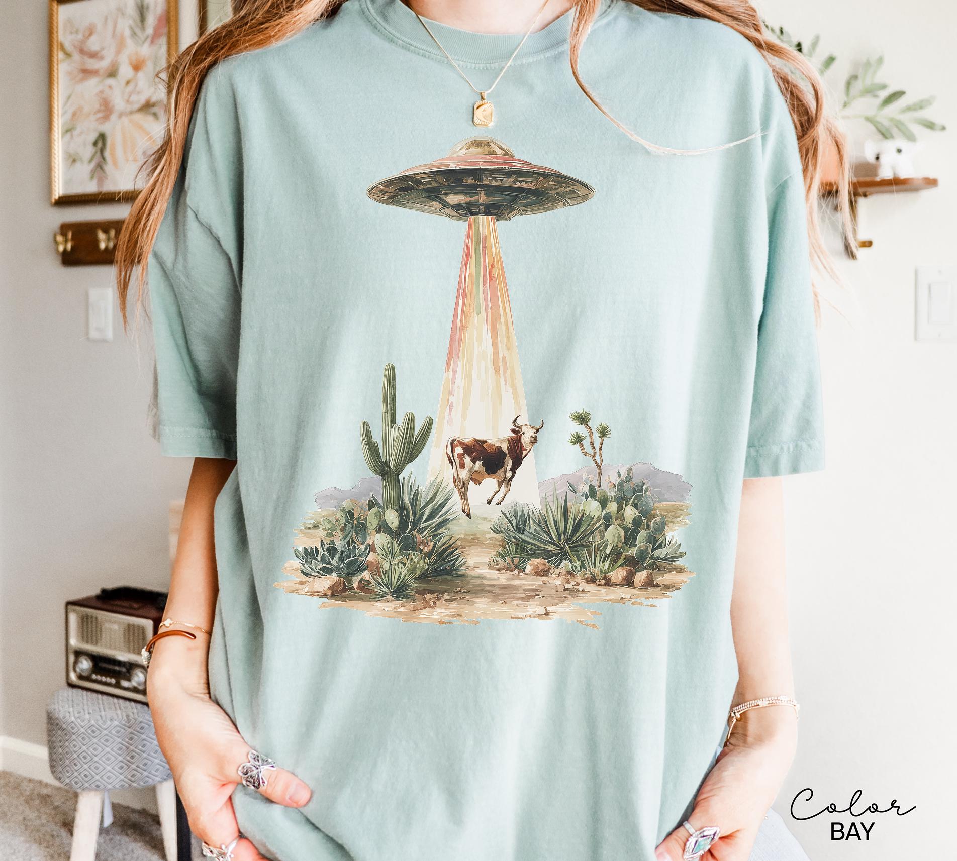 Western Cow UFO Shirt, Vintage Cowboy Alien Sweatshirt, Desert UFO, Alien Cryptid T-shirt