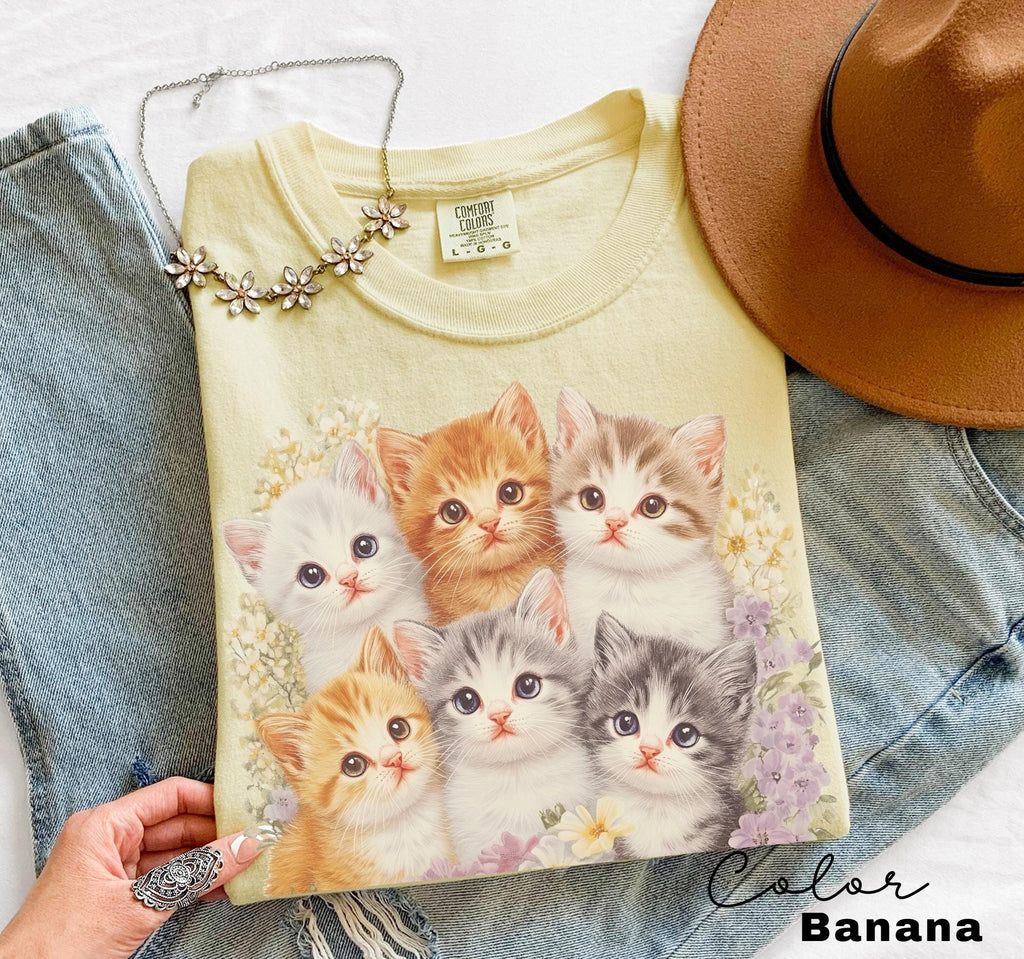 Retro Kitten Floral Shirt Sweatshirt, 90s Vintage Cute Cats Pullover, Boho Unisex Floral Cat Butterfly Graphic Crewneck, Retro Animal Top