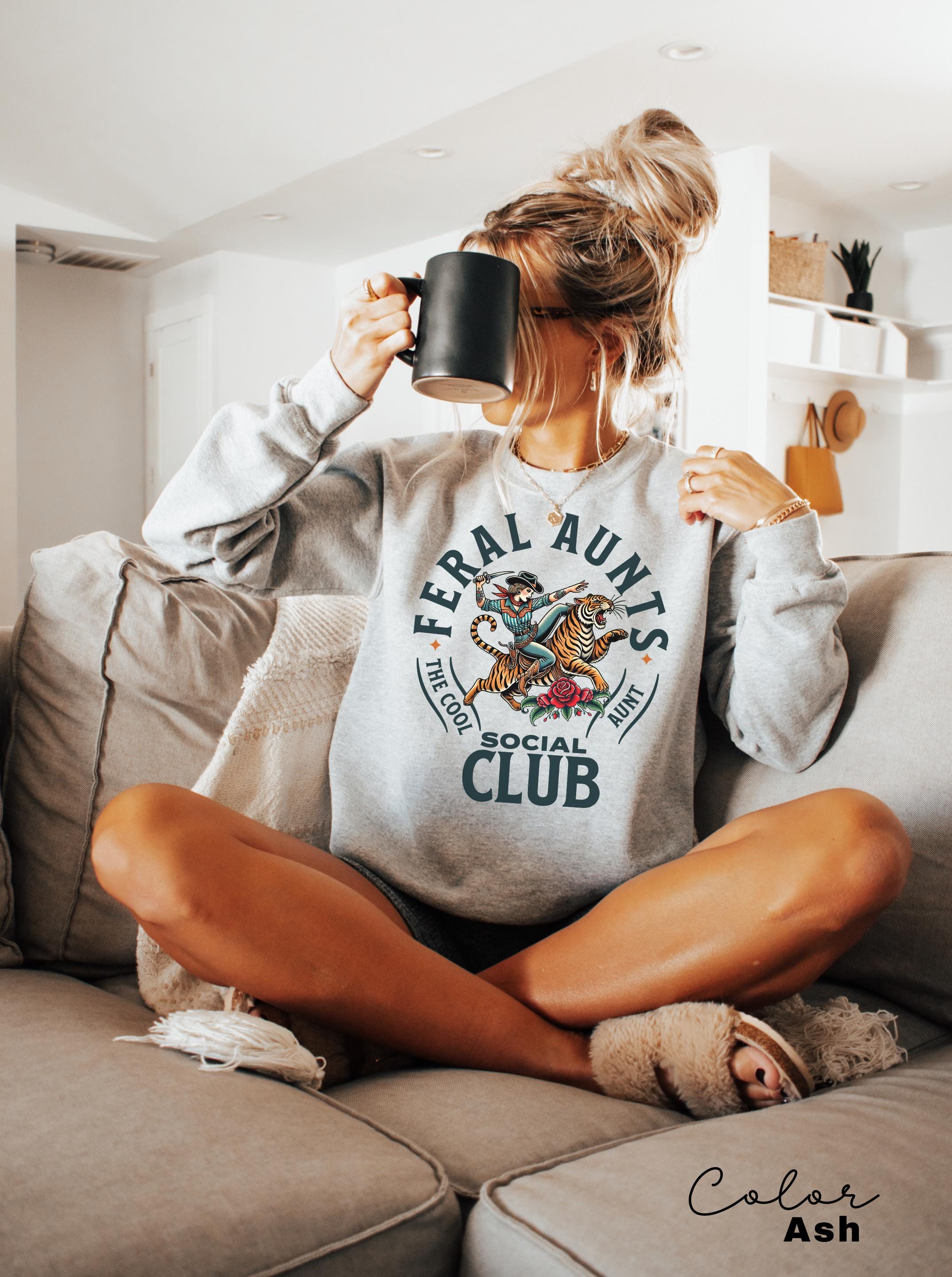Feral Aunt Social Club, Retro Tiger Shirt, Pregnancy Reveal to Sister, Auntie Shirt, Cool Aunt,