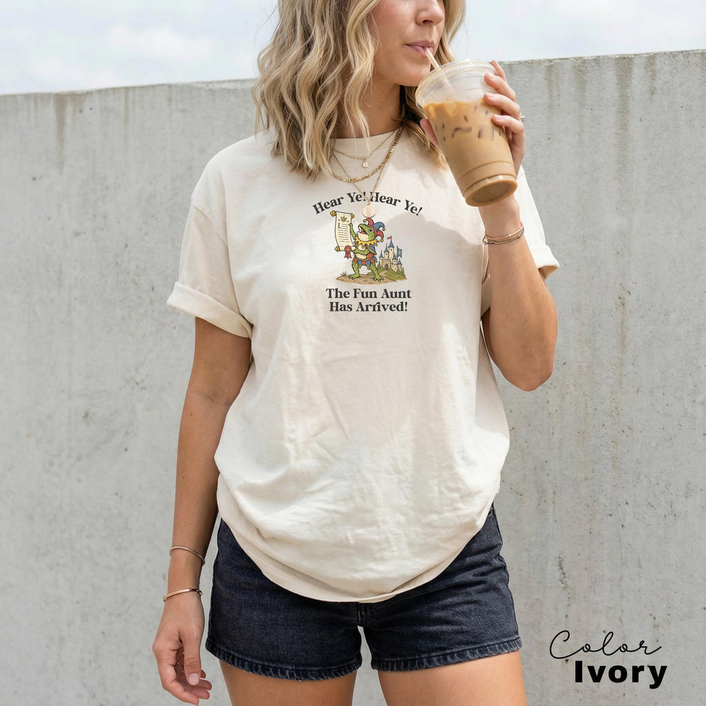 Funny Aunt Shirt, Hear Ye Fun Aunt has Arrived, Pregnancy Reveal to Sister Auntie Cool Aunt, New Aunt, Sister Gift, Frog Meme Tee