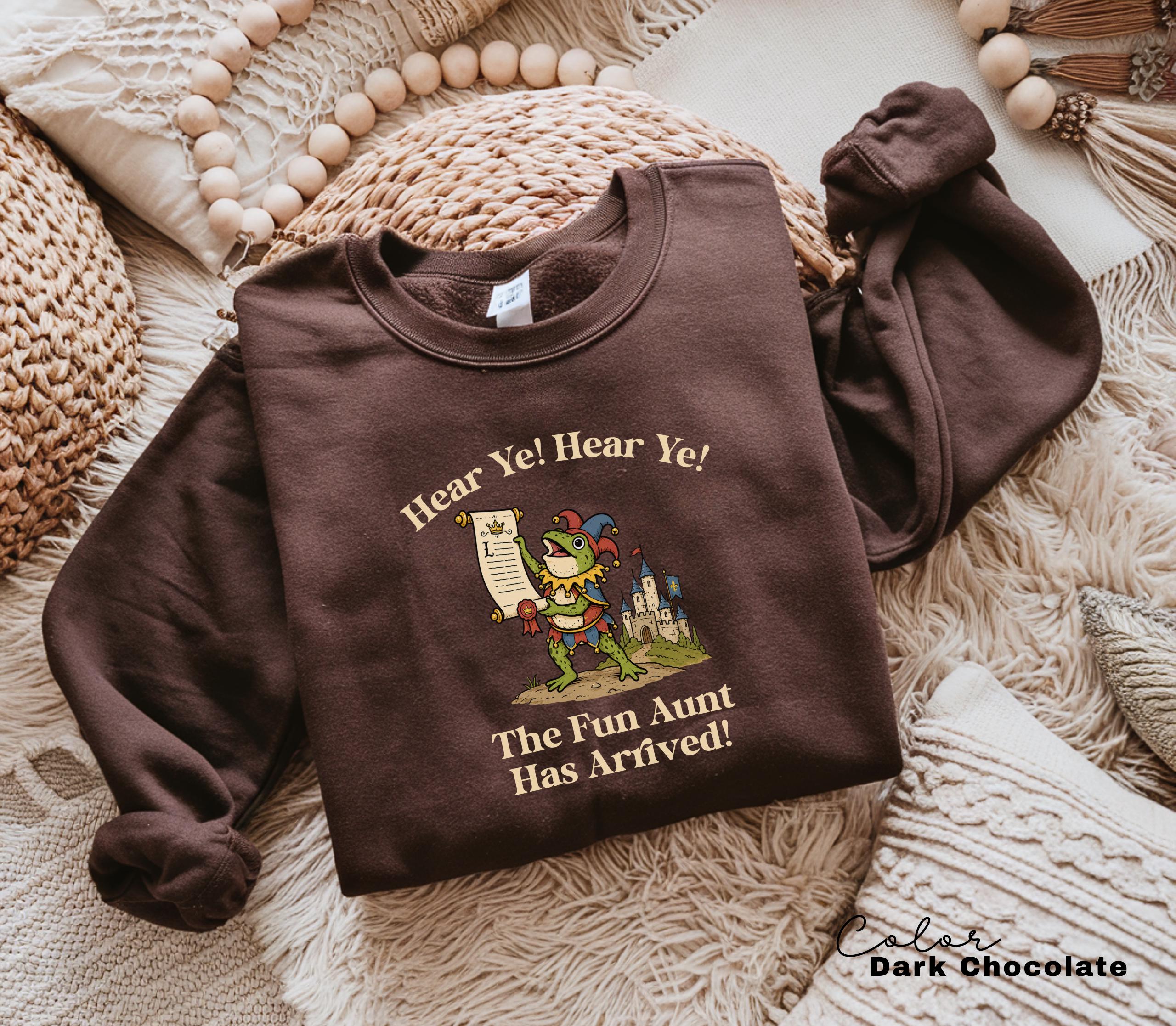 Funny Aunt Shirt, Hear Ye Fun Aunt has Arrived, Pregnancy Reveal to Sister Auntie Cool Aunt, New Aunt, Sister Gift, Frog Meme Tee