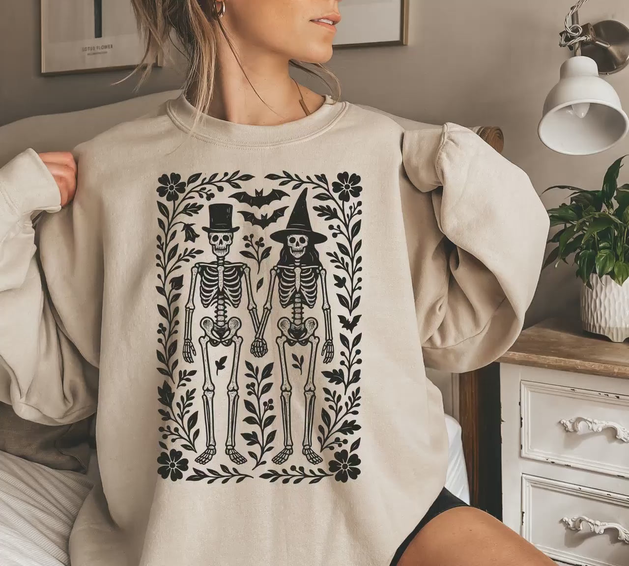 Skeleton 90s Vintage Style Sweatshirt, Retro Halloween Pullover, Skeleton Halloween Crewneck, Boho Cottagecore Halloween, Spooky Season